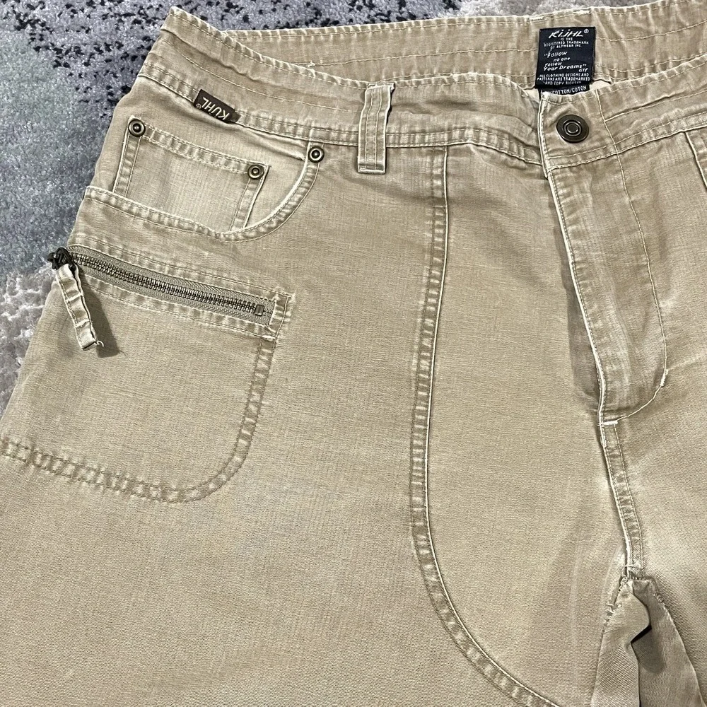 Kuhl rebel runner